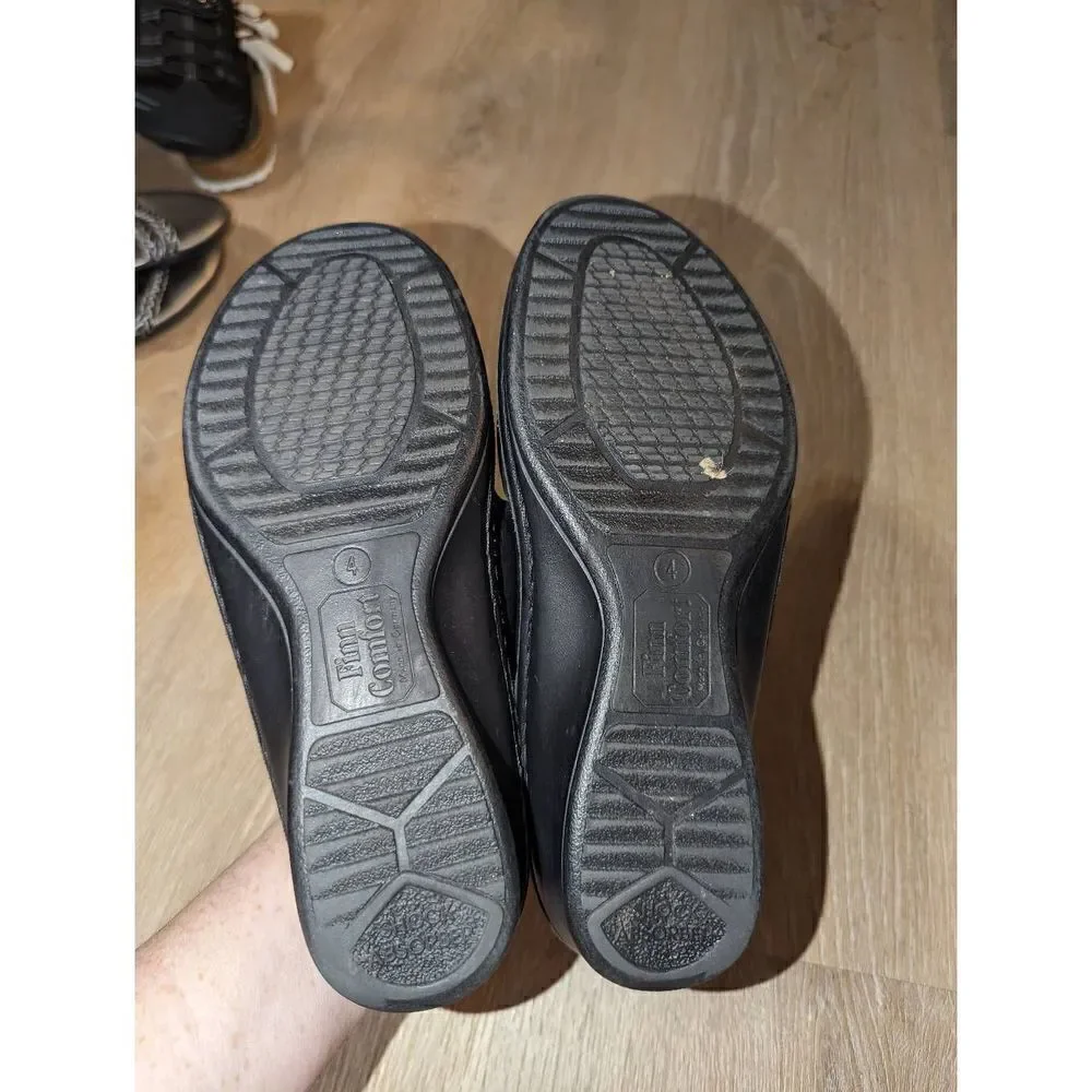 Finn‎ Comfort Women's Hand-Sewn Geometric Double Strap Sandals Black Size 4